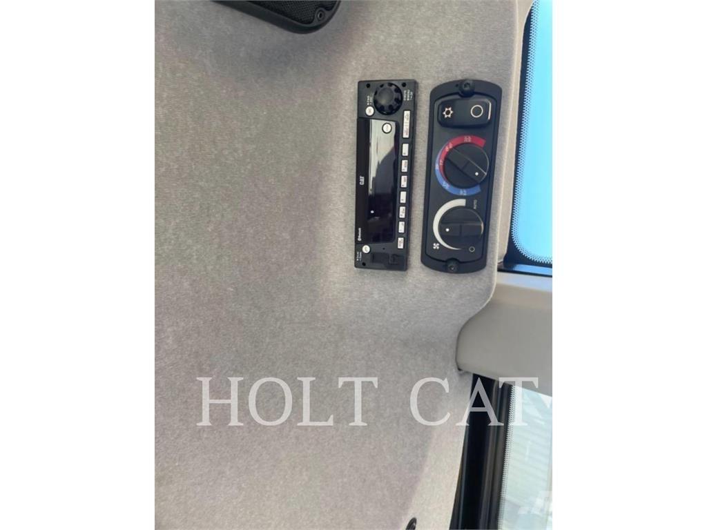 CAT 953 QC Crawler loaders