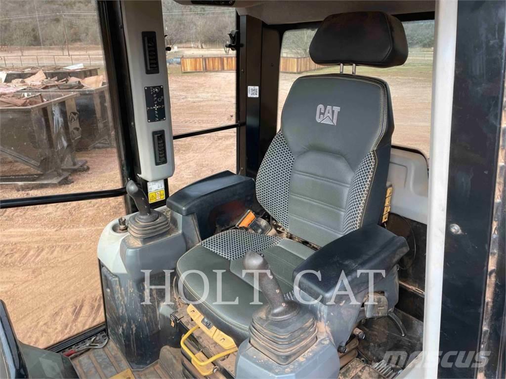 CAT 953 QC Crawler loaders