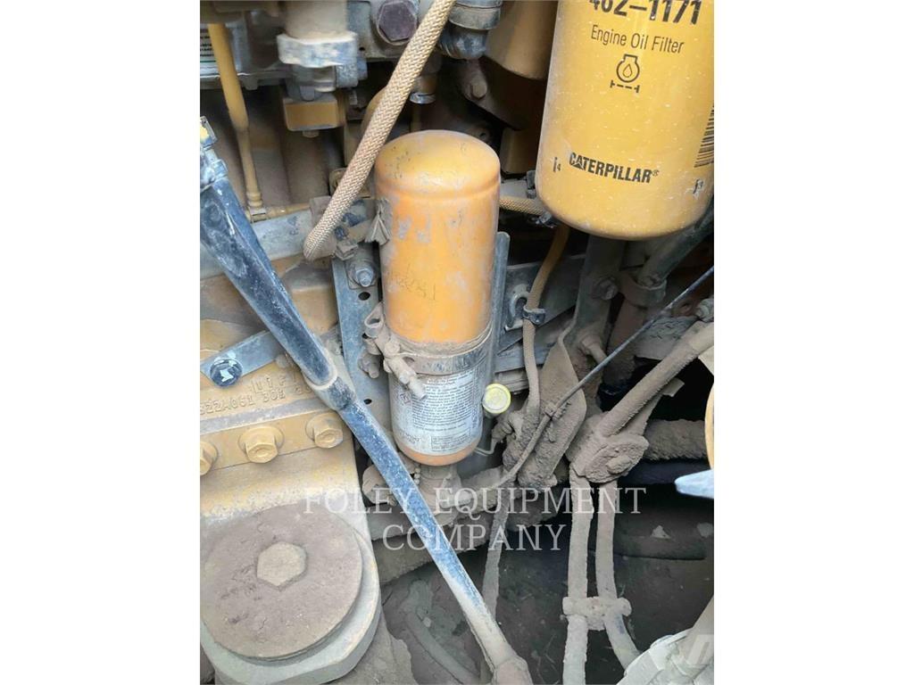 CAT 953D Crawler loaders