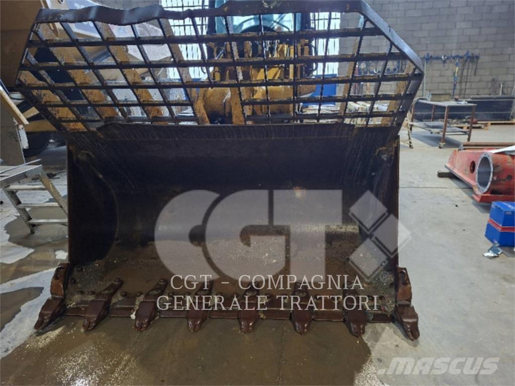 CAT 963D Crawler loaders