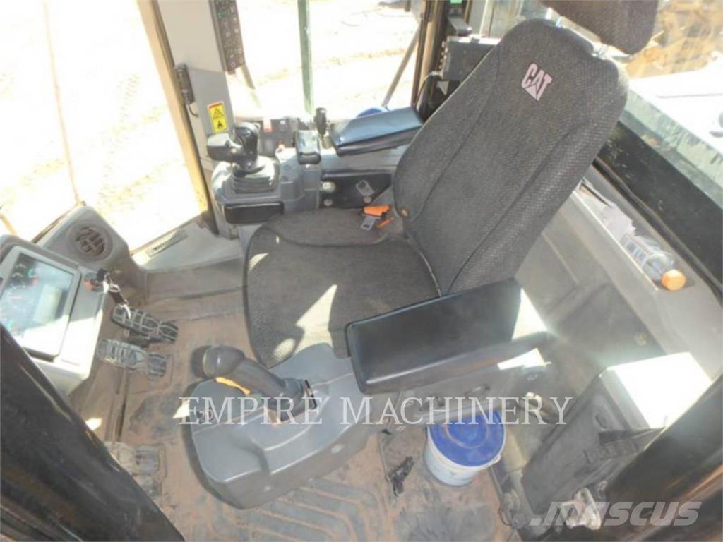 CAT 966M Wheel loaders