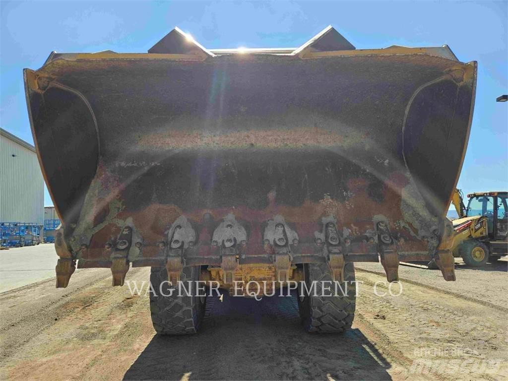 CAT 966M Wheel loaders