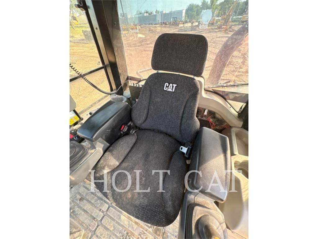 CAT 973K Crawler loaders