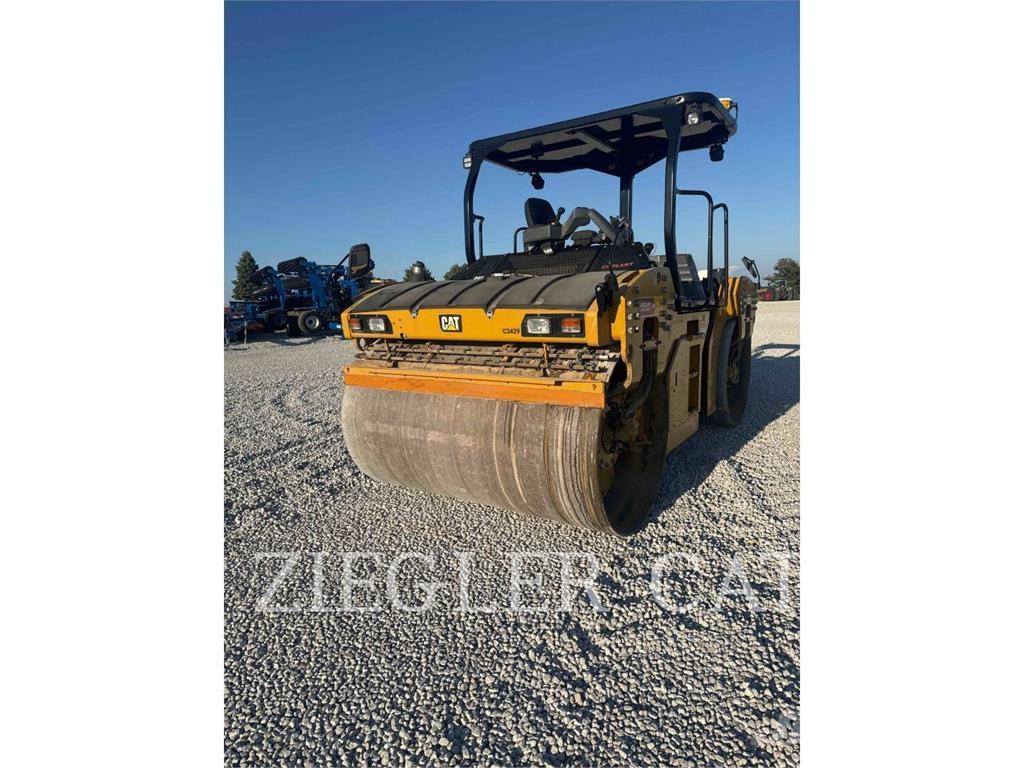 CAT CB15 Soil compactors