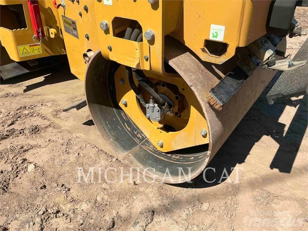 CAT CB2.7 Single drum rollers