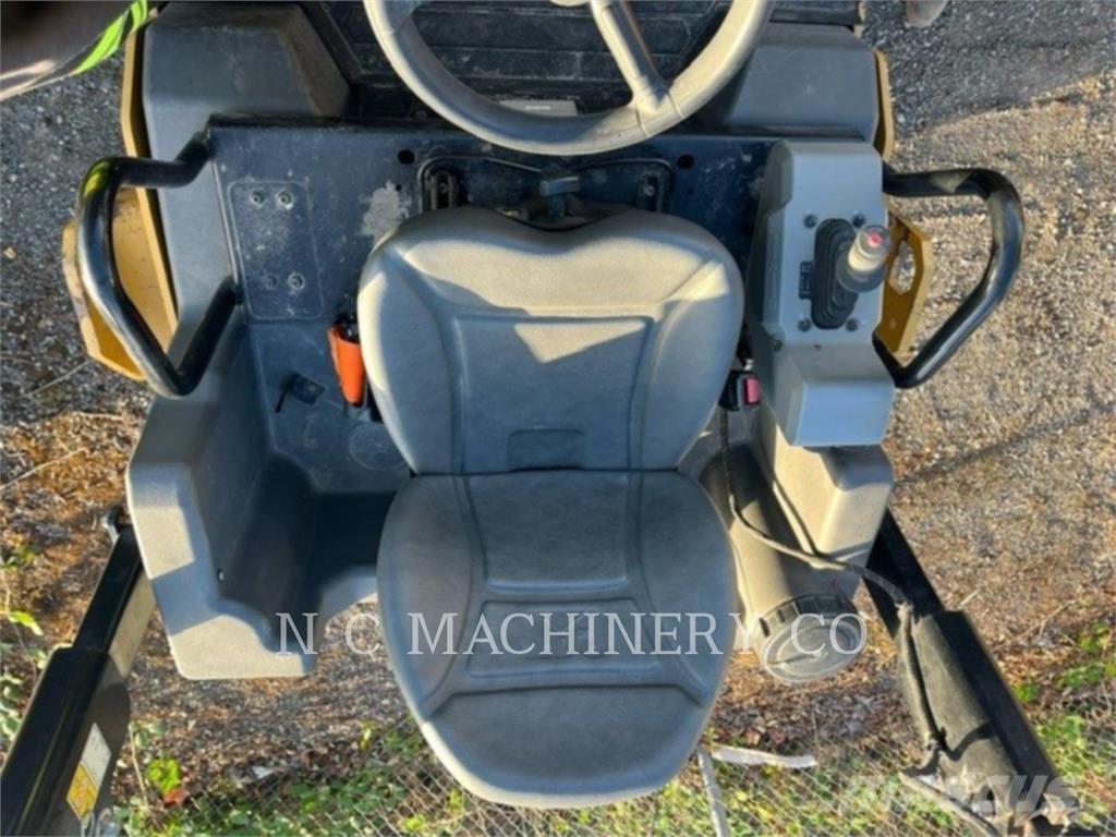 CAT CB4.0 Asphalt pavers