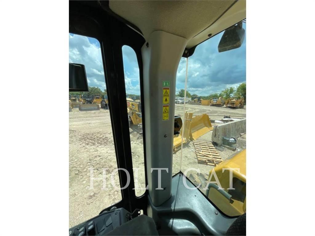 CAT CP56B CAB Single drum rollers