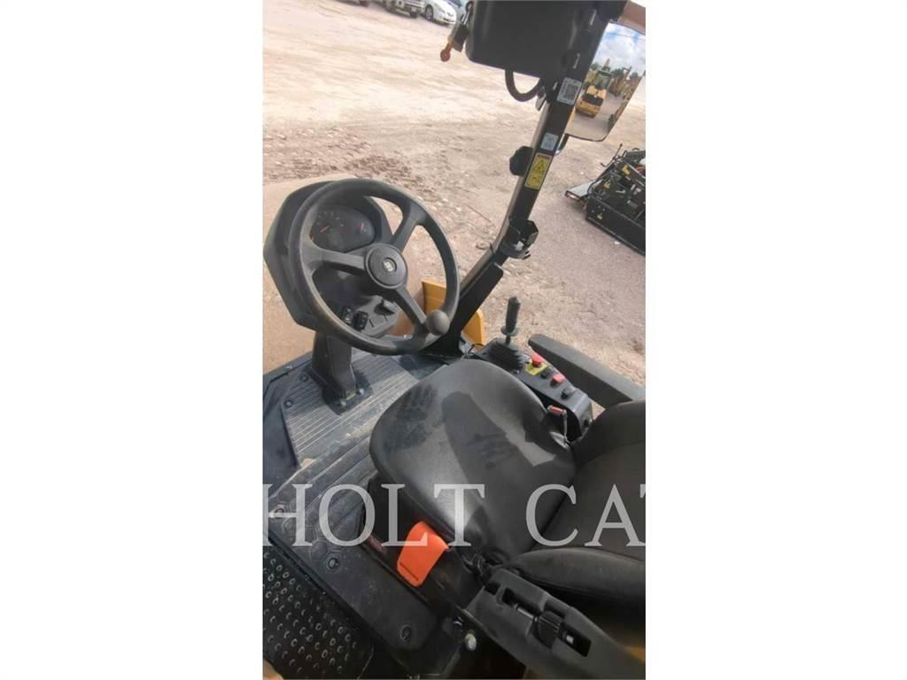 CAT CS11GC Single drum rollers