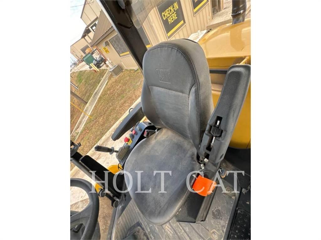 CAT CS11GC Single drum rollers
