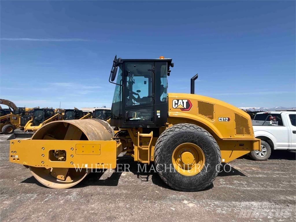 CAT CS12 Single drum rollers