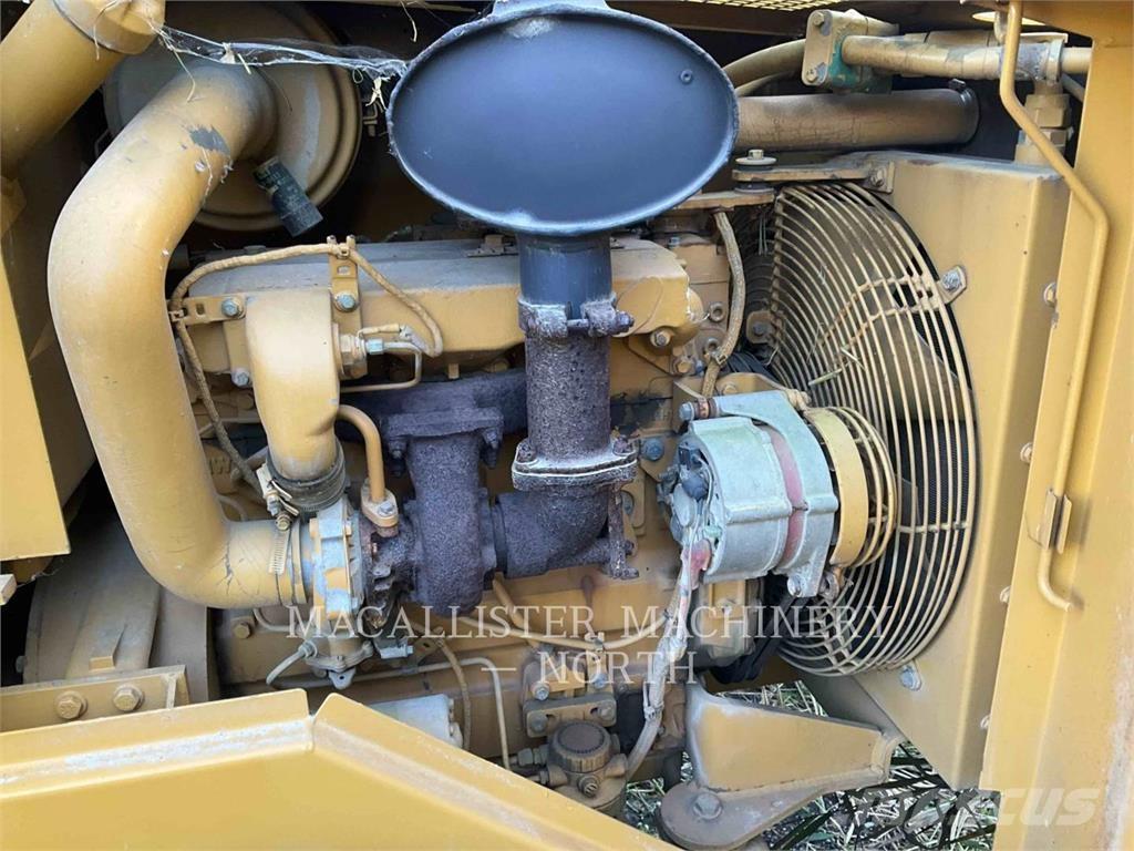 CAT CS433C Single drum rollers