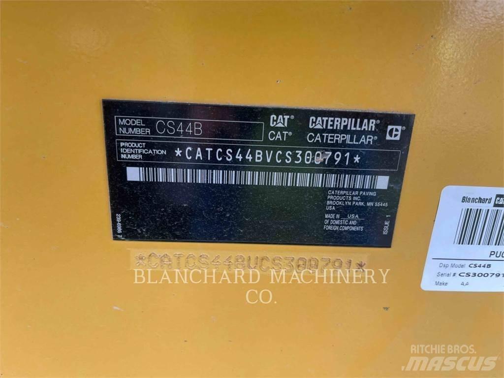 CAT CS44B Single drum rollers