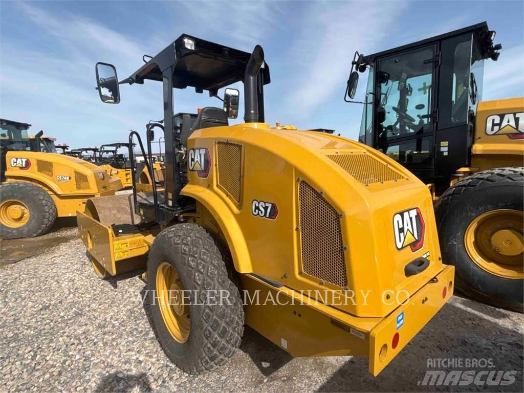 CAT CS7 Single drum rollers