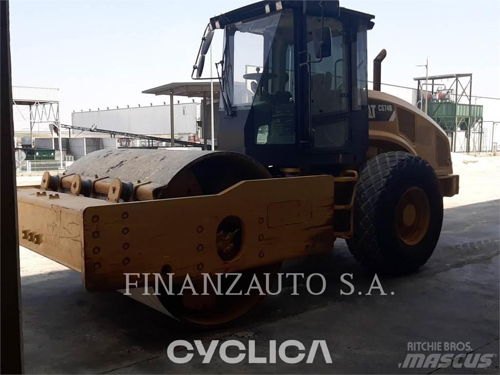CAT CS74B Single drum rollers