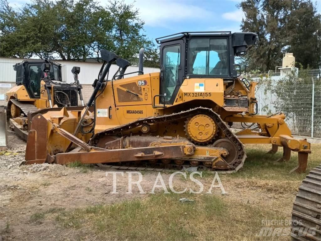 CAT D5-17 Crawler dozers