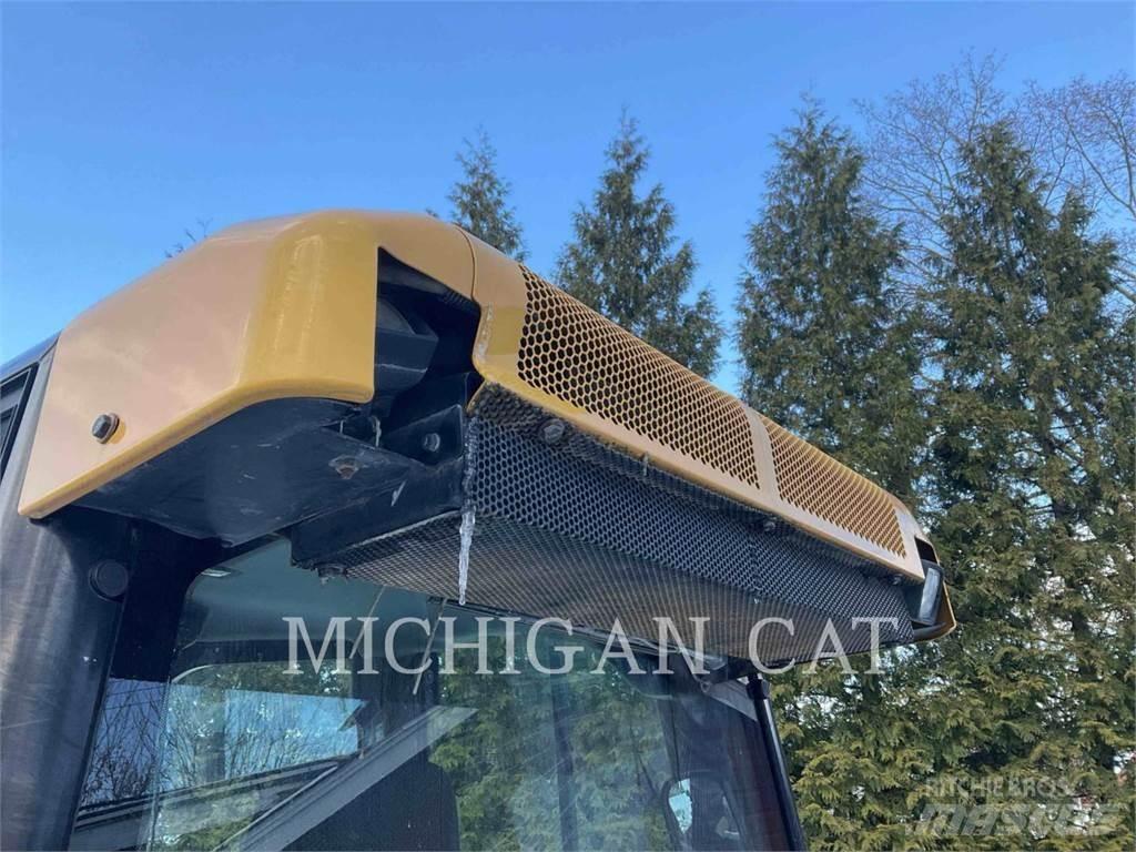 CAT D5K2X ASZ24F Crawler dozers