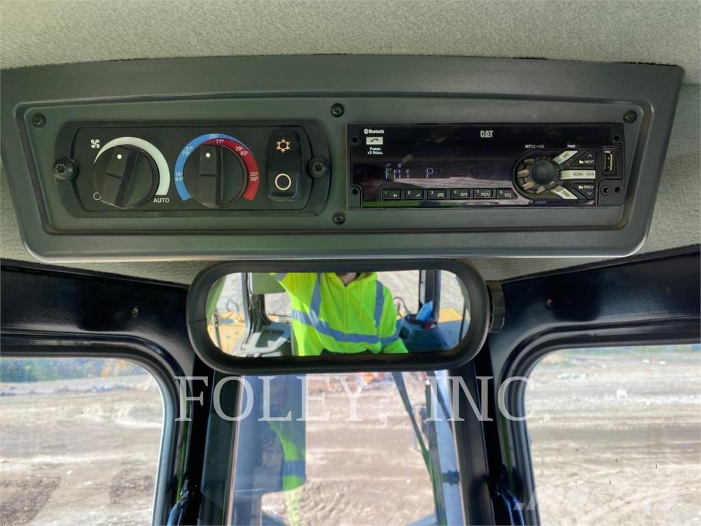 CAT D6-20 Crawler dozers