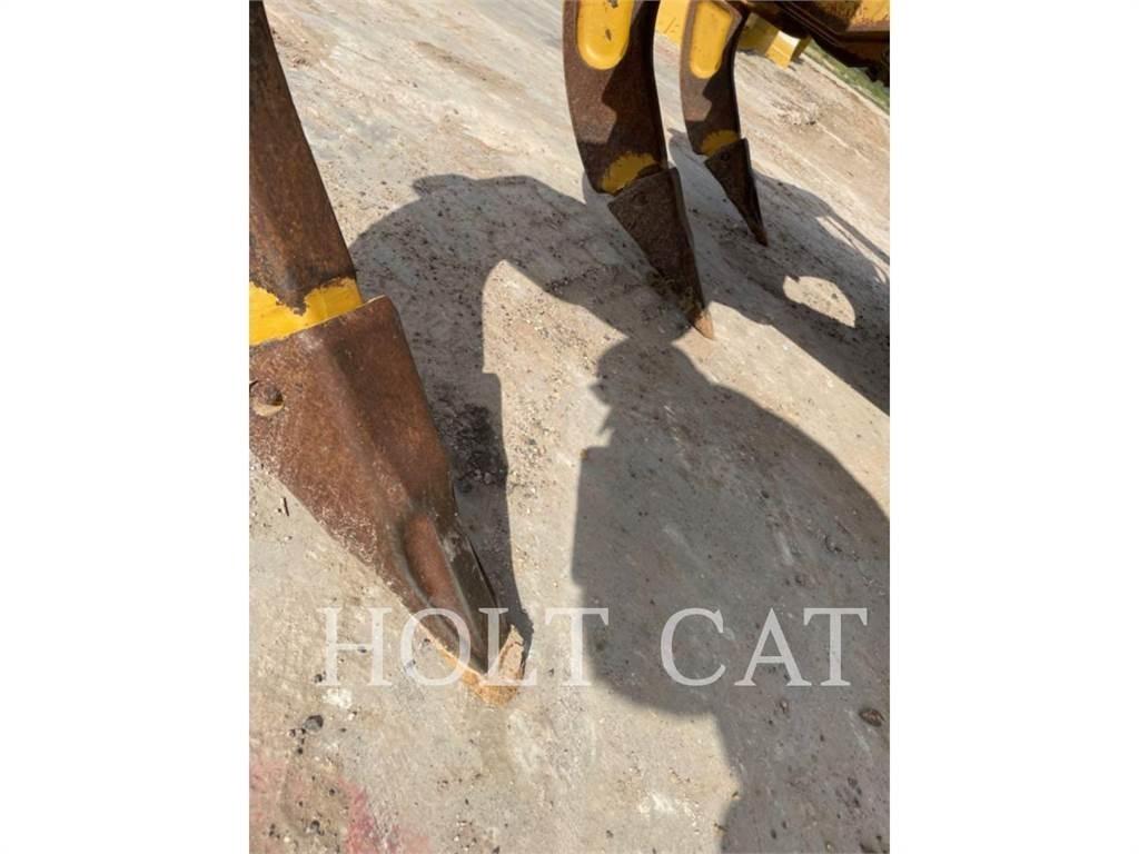 CAT D6 XL Crawler dozers