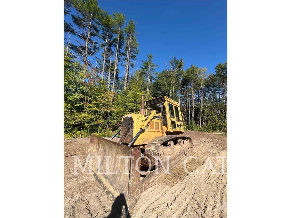 CAT D6D Crawler dozers