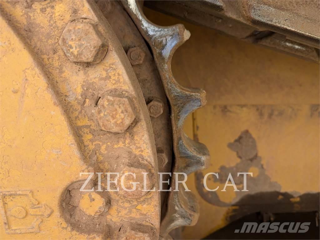 CAT D6T Crawler dozers