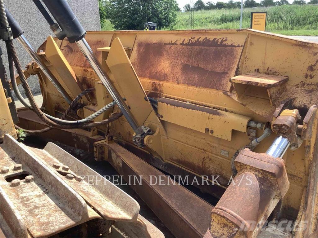 CAT D6T Crawler dozers