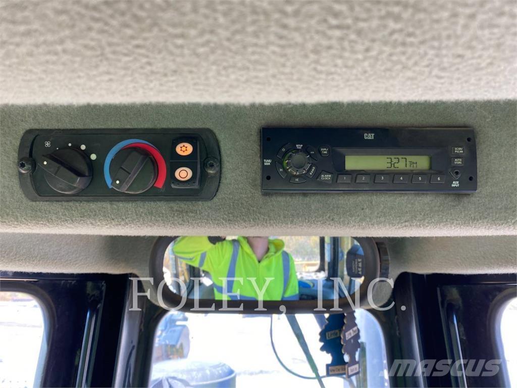 CAT D6T Crawler dozers