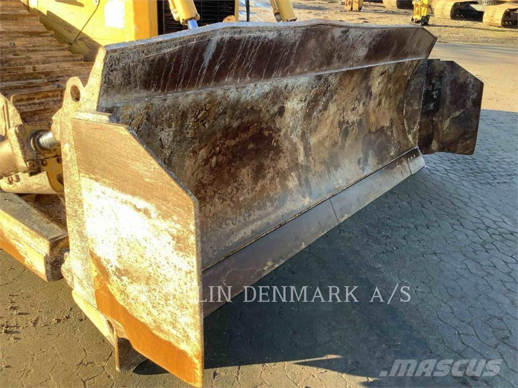 CAT D6T Crawler dozers