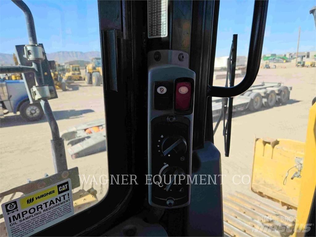 CAT D6T LGPVPT Crawler dozers