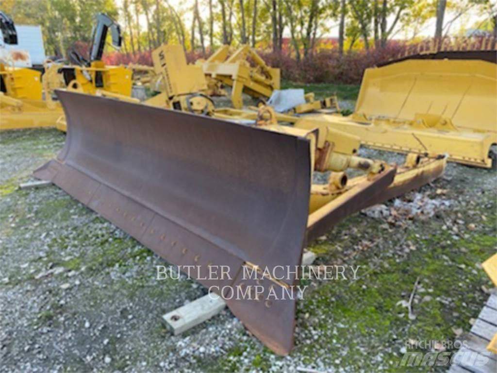 CAT D7 A BLADE Blades
