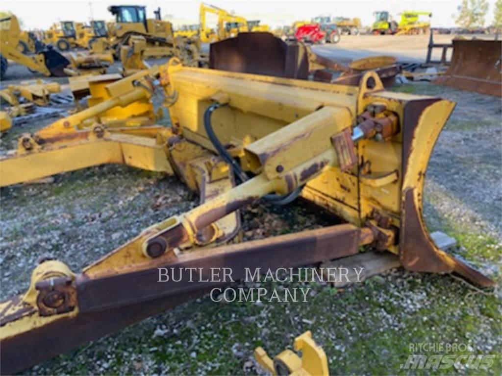 CAT D7 A BLADE Blades