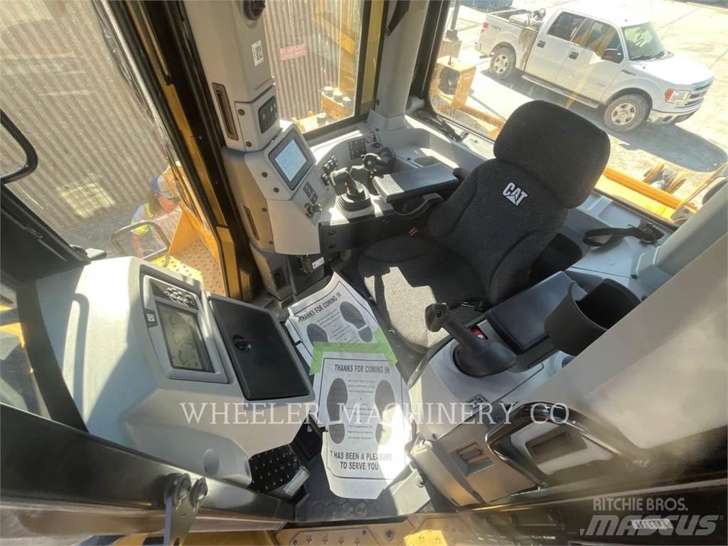CAT D8 SU Crawler dozers