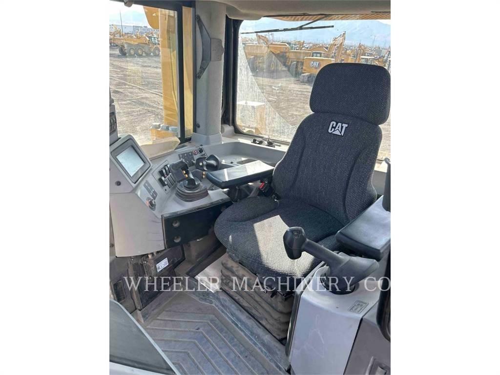CAT D8 SU Crawler dozers