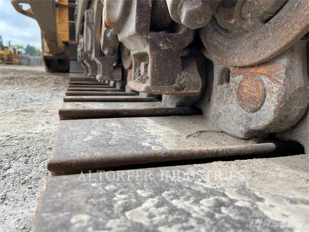 CAT D8R Crawler dozers