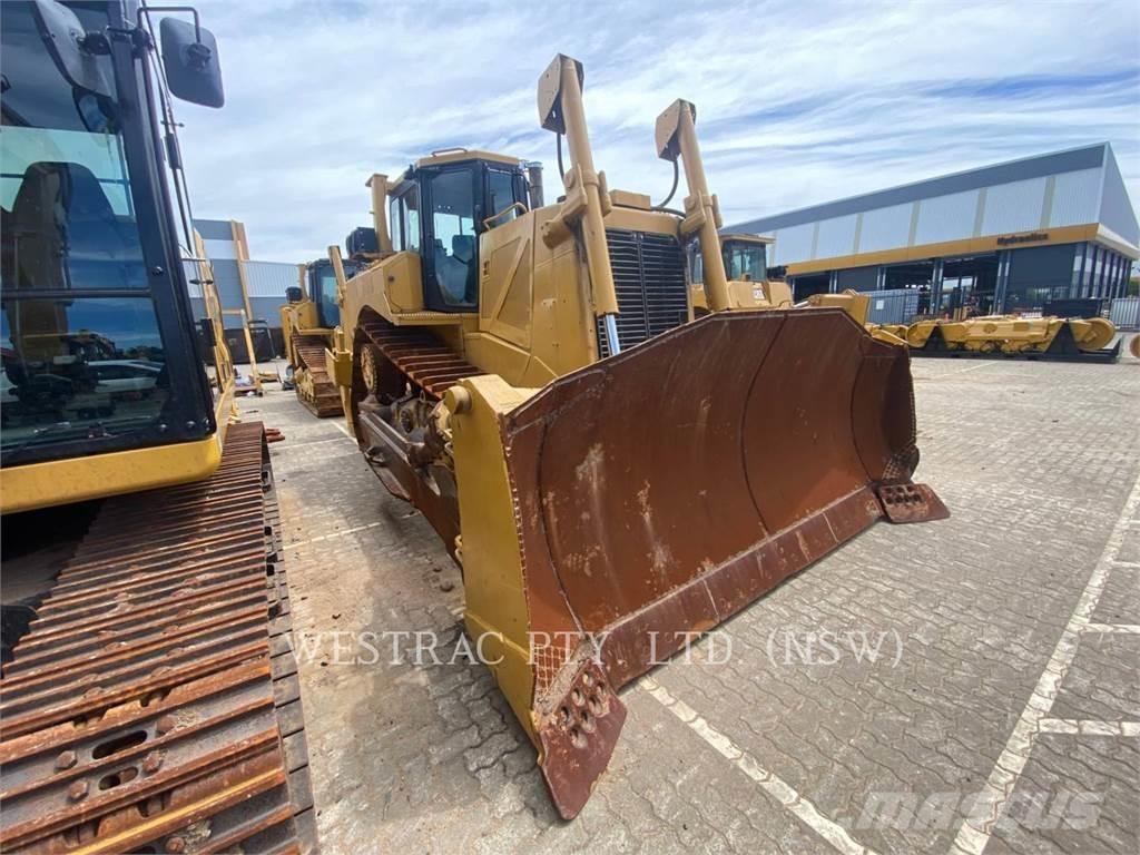 CAT D8T Crawler dozers