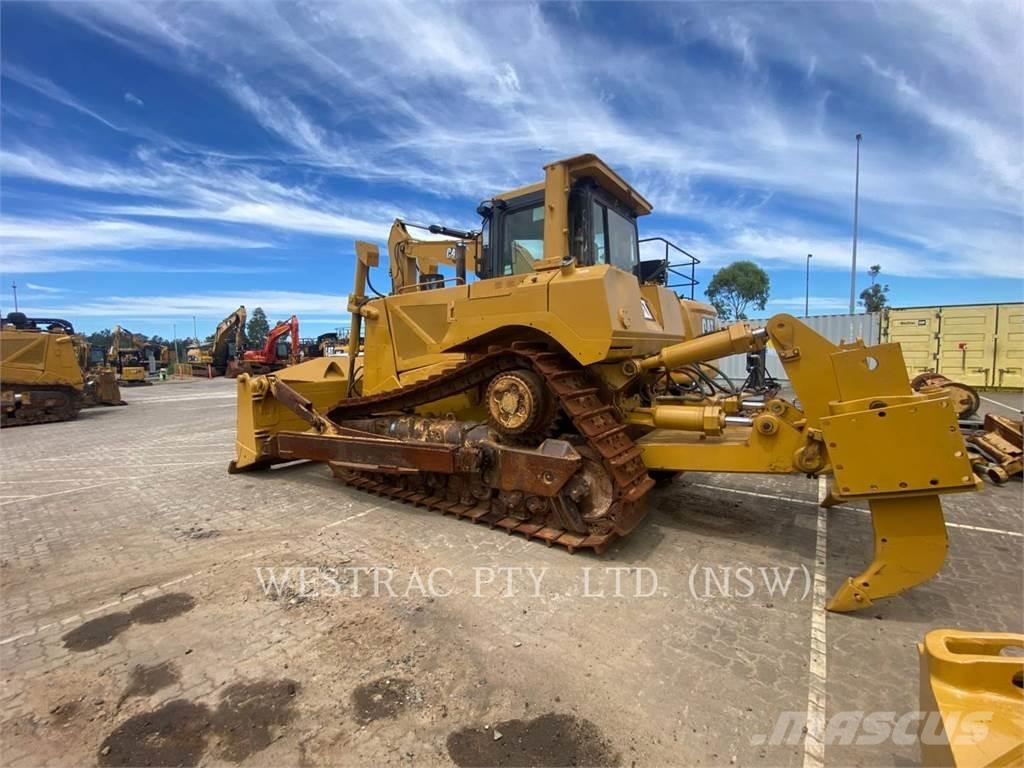 CAT D8T Crawler dozers
