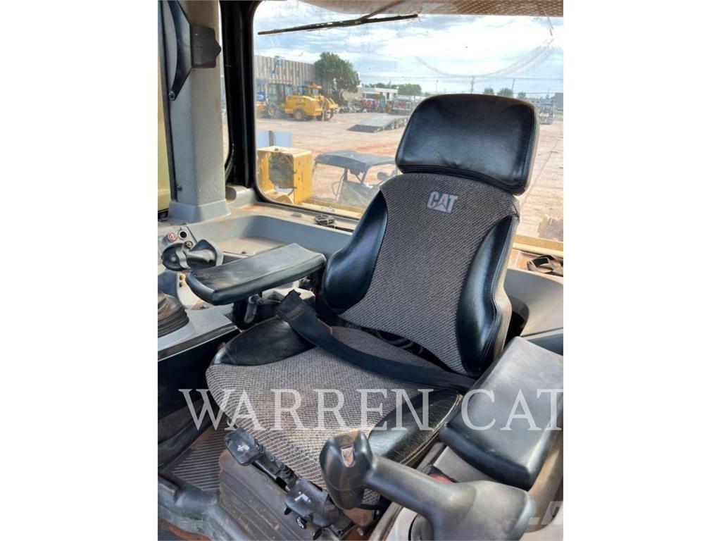 CAT D8T 4XLARO Crawler dozers