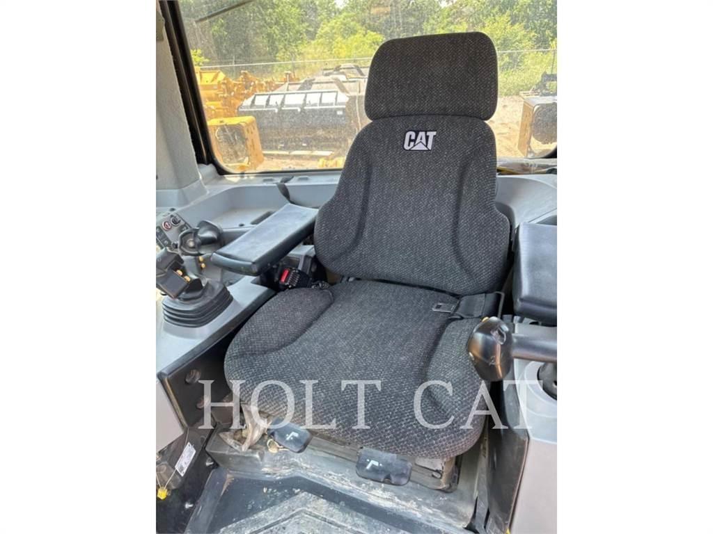 CAT D8T ABRI Crawler dozers