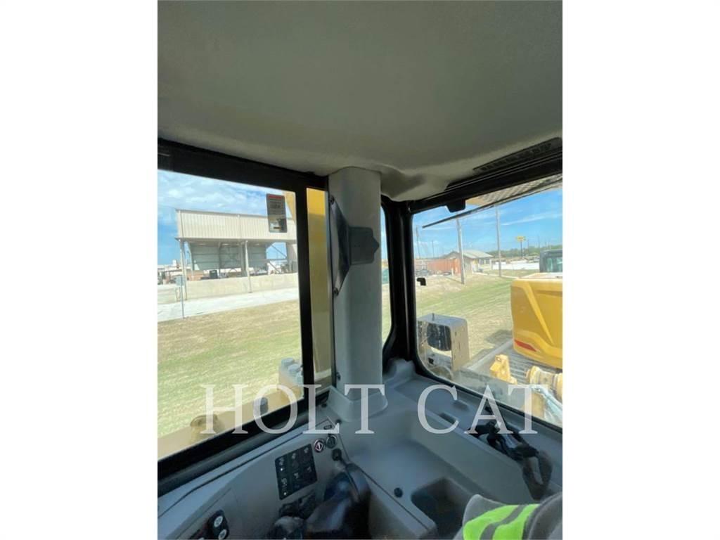 CAT D8T WHA Crawler dozers