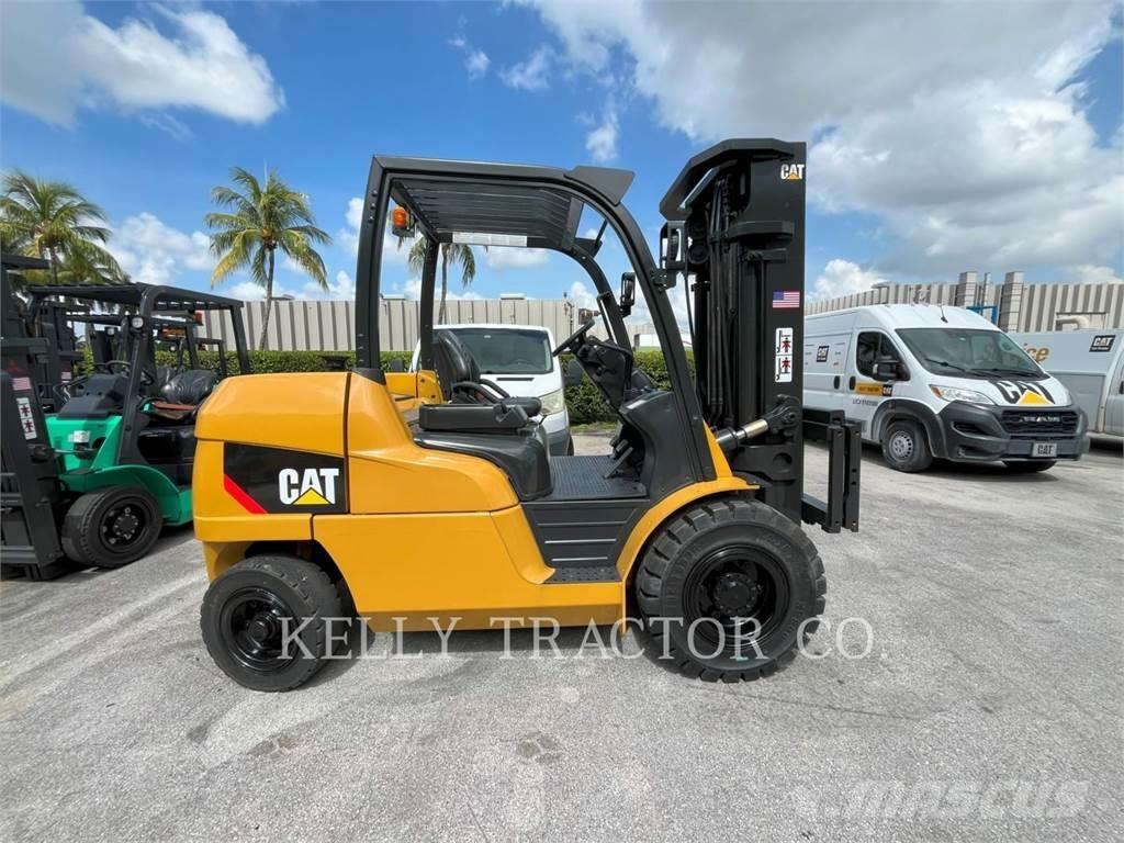 CAT DP50CN1 Diesel trucks
