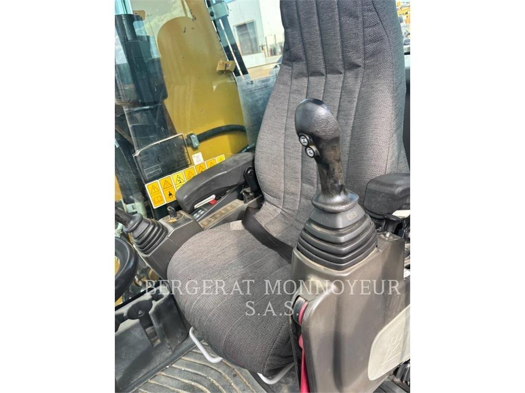 CAT M318F IVC Wheeled excavators