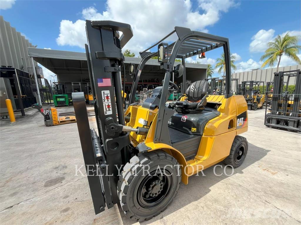 CAT MCFDP40N1-D Diesel trucks