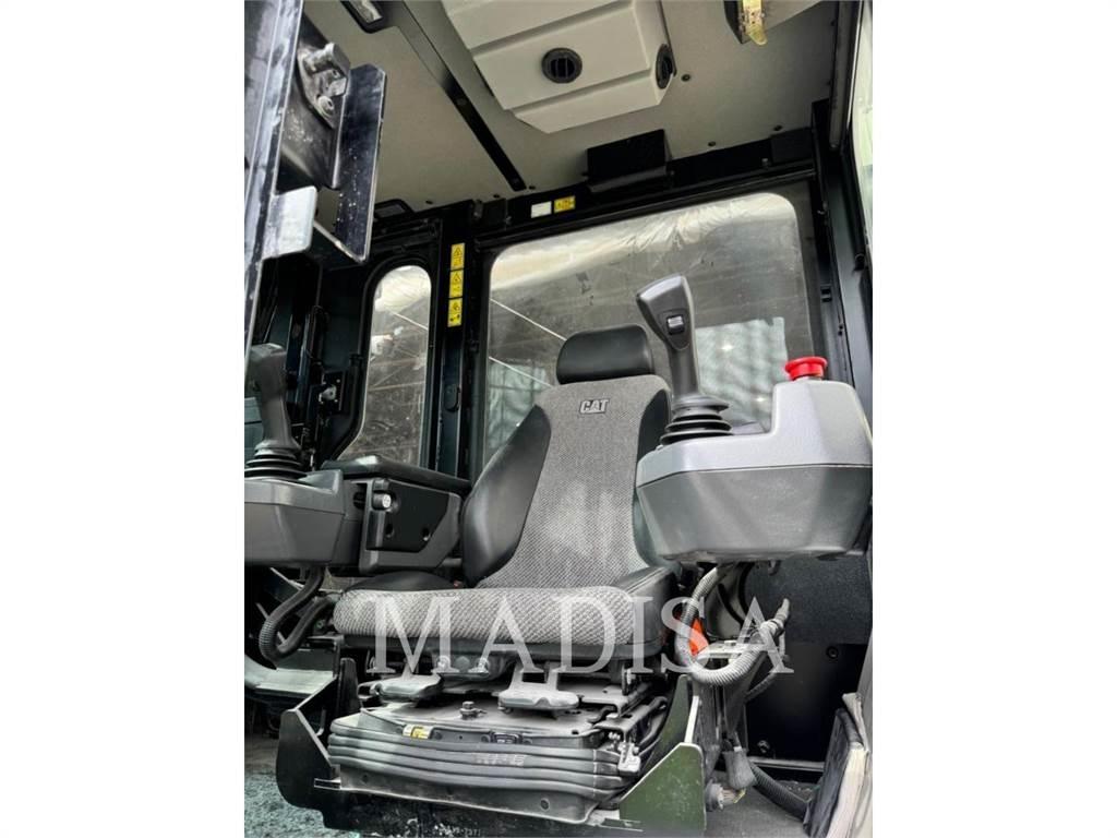 CAT MD6200 Surface drill rigs