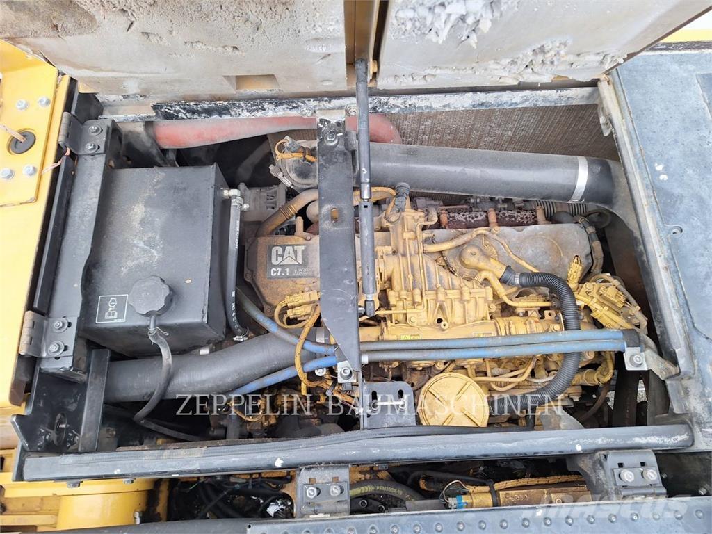 CAT MH3024-06C Demolition excavators