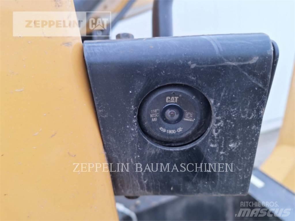 CAT MH3026-06C Demolition excavators