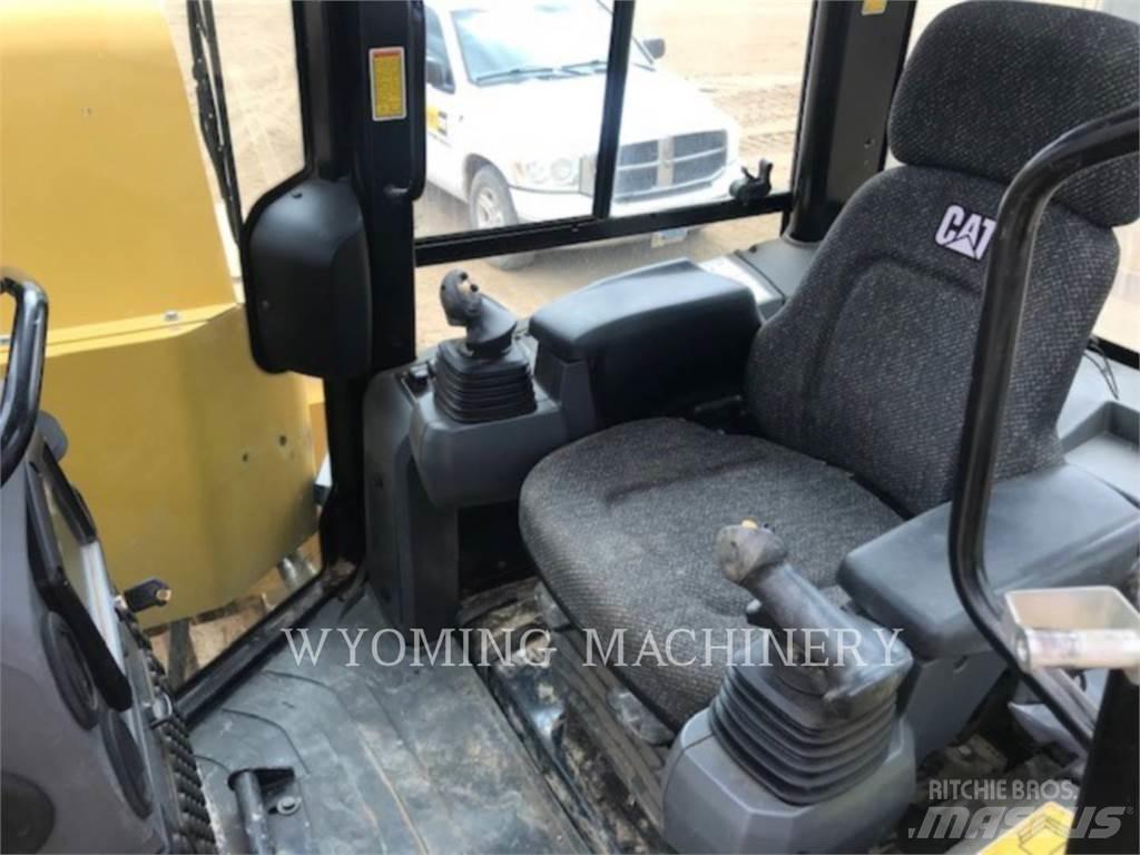 CAT PL61 Pipelayer dozers