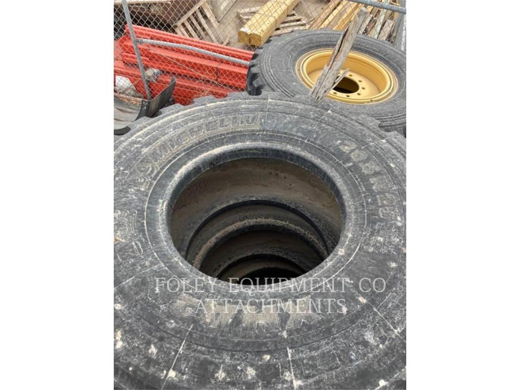 CAT TIWL93820M Tyres, wheels and rims