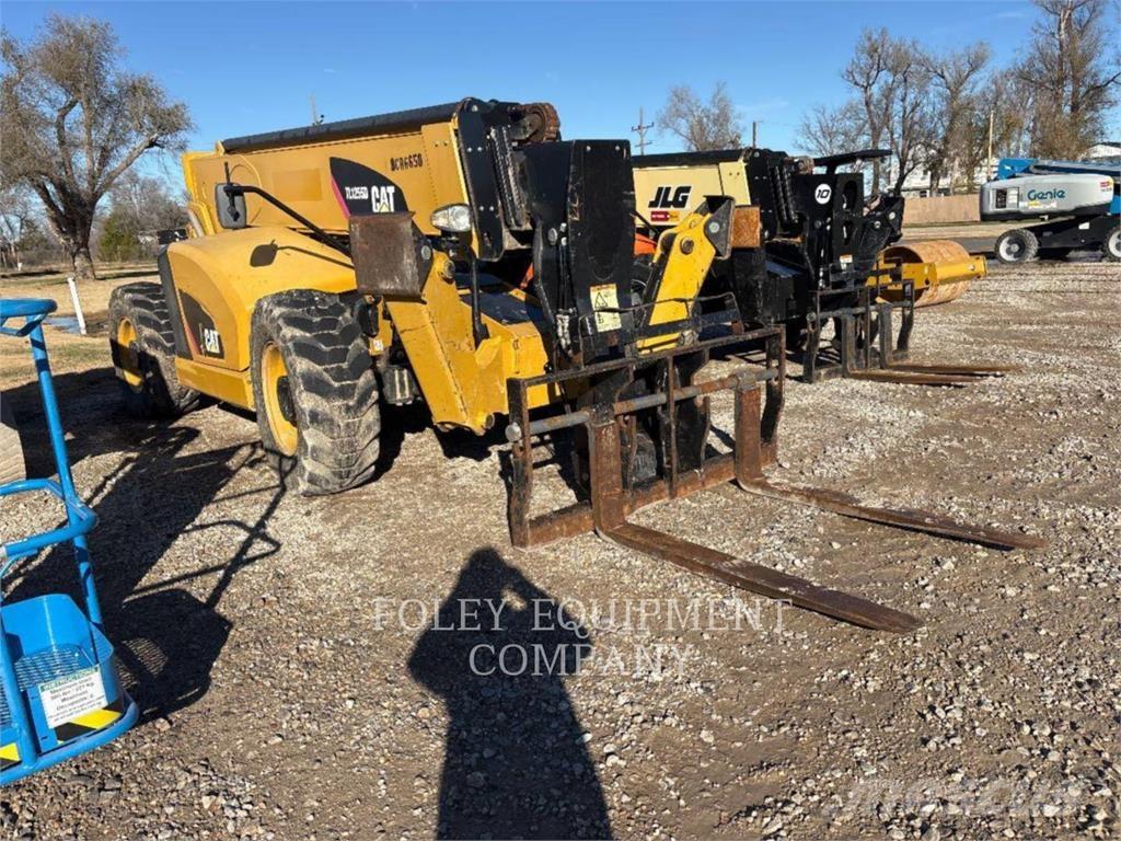 CAT TL1255DC Telescopic handlers