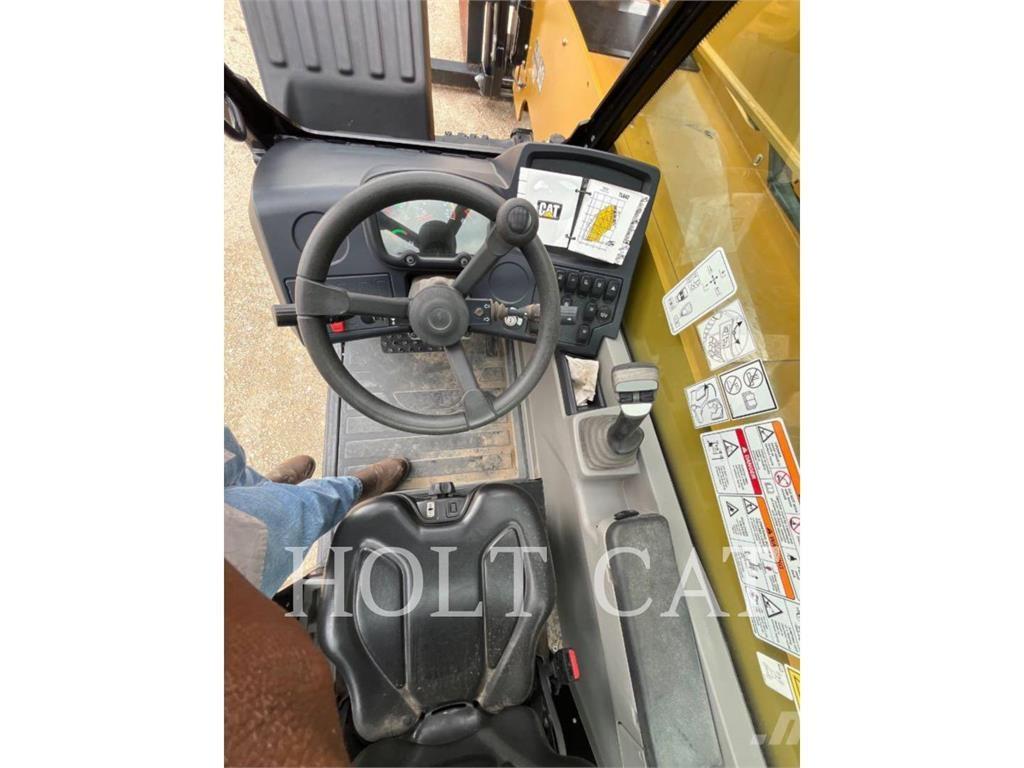 CAT TL642 Telescopic handlers