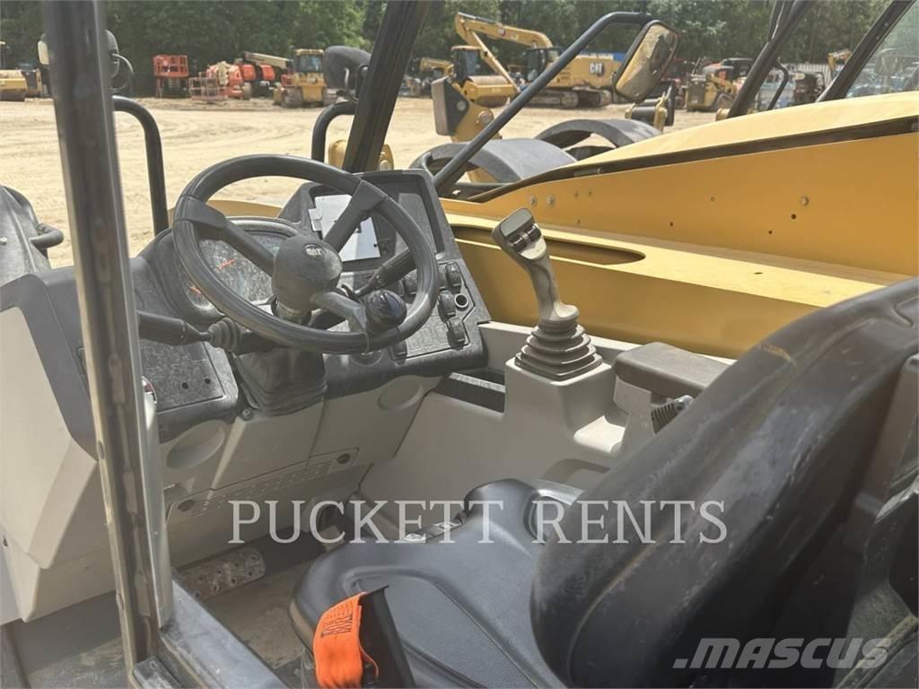 CAT TL642D Telescopic handlers