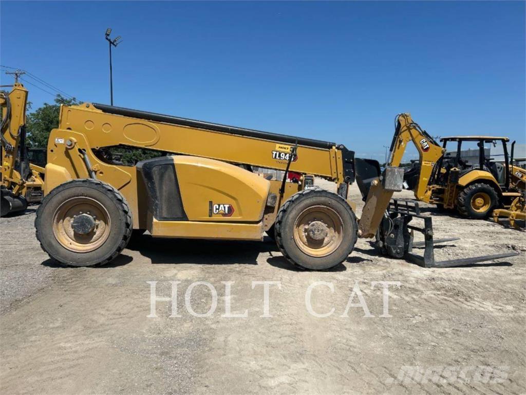 CAT TL943 Telescopic handlers
